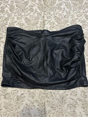 SHEIN Black Faux Leather Strapless Mini Skirt
